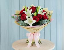 Букет цветов из:  Лилии и Розы #REPLACE_PRED# Кубе