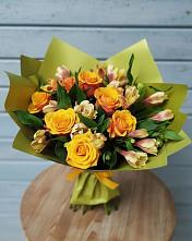 Букет цветов из:  Альстромерии и Розы в Кубе