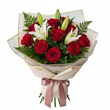Букет цветов из:  Лилии и Розы в Кубе