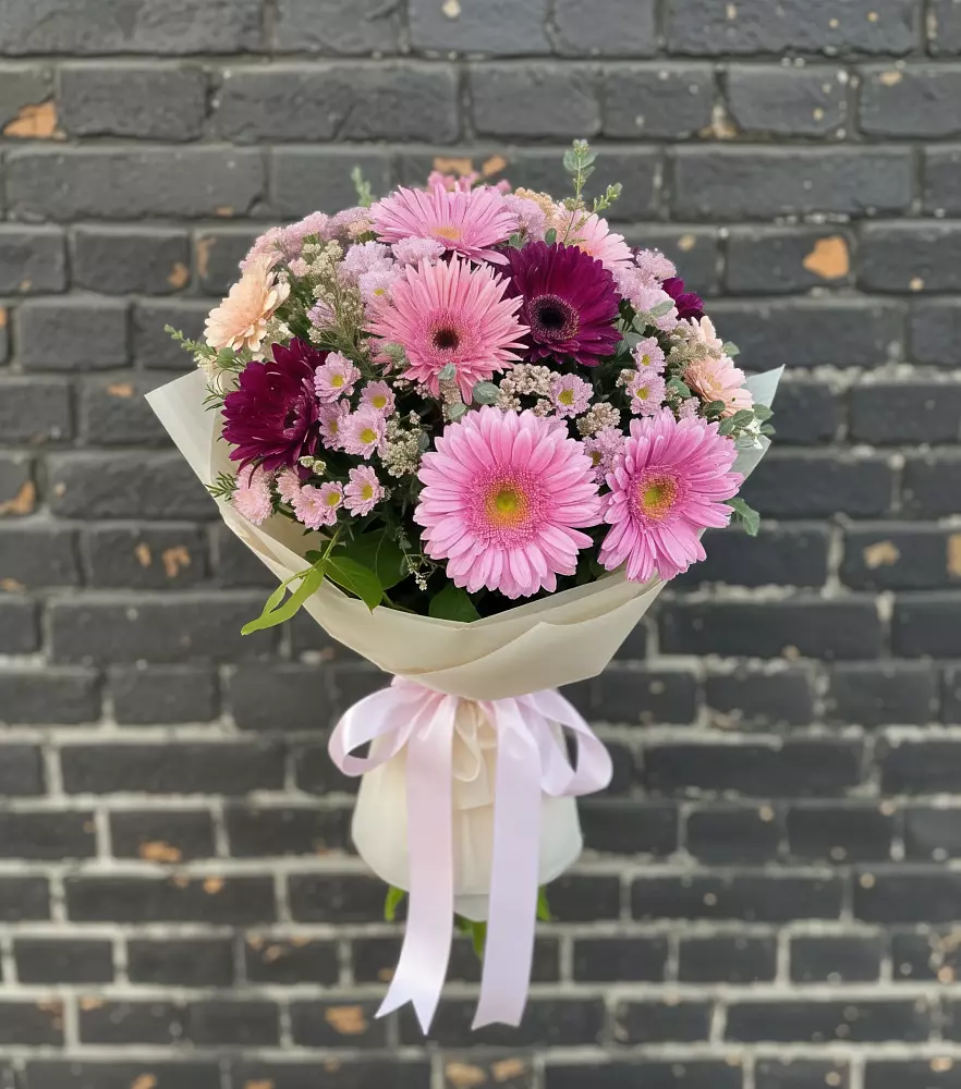 Букет цветов из: Герберы и Хризантемы в Кубе
