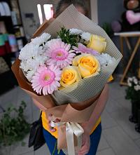 Букет цветов из:  Герберы, Розы и Хризантемы в Кубе