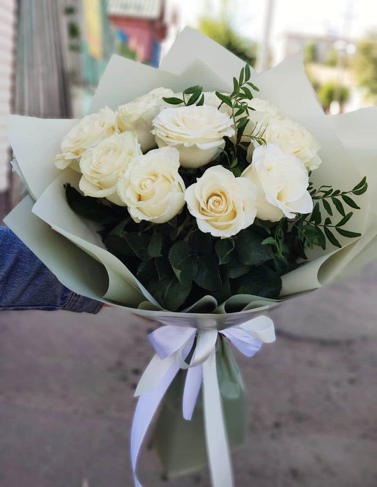Букет Белые розы Проуд в Кубе