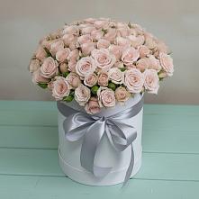 Цветочная композиция из Розы в шляпной коробке в Кубе