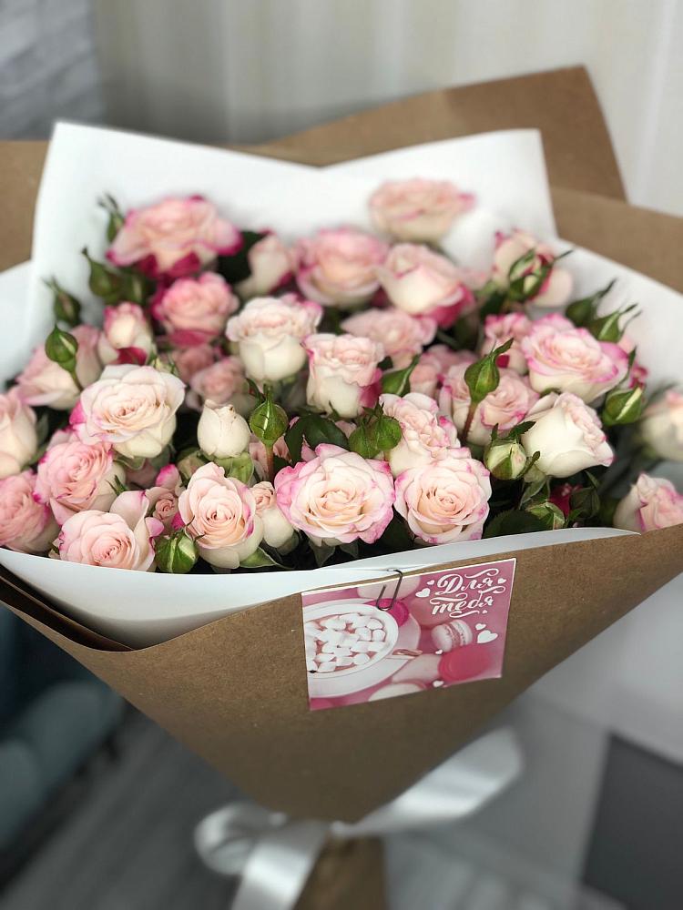 Букет цветов из: Розы в Кубе