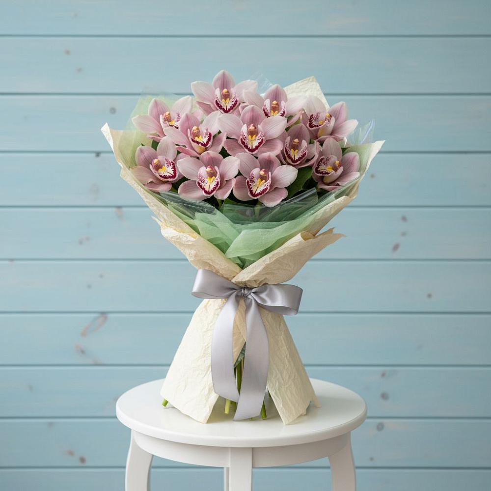 Букет цветов из: Орхидеи и Розы в Кубе