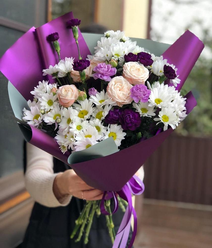 Букет цветов из: Хризантемы, Гвоздики и Розы в Кубе