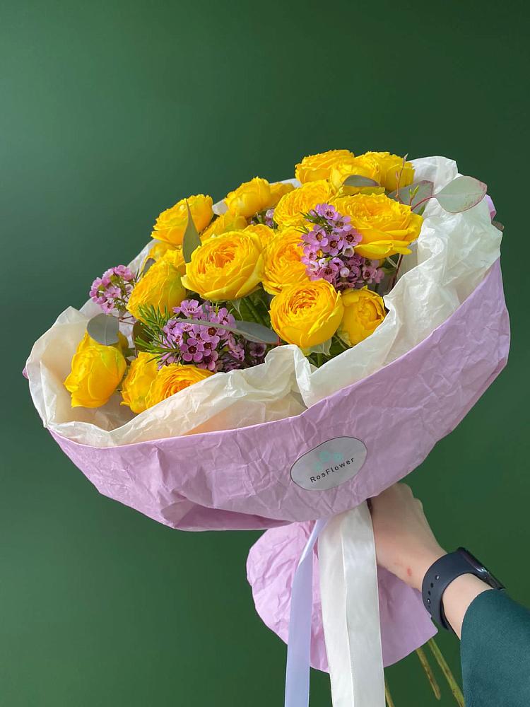 Кустовые желтые розы в Кубе Букет Кустовые желтые розы в Кубе