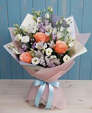 Букет цветов из:  Лизиантусы, Розы, Альстромерии и Гипсофила #REPLACE_PRED# Кубе