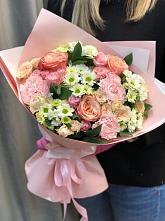 Букет нежные объятья в Кубе Букет цветов из: Гвоздики, Розы и Хризантемы в Кубе