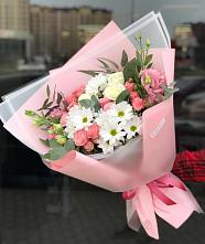 Букет цветов из:  Розы, Лизиантусы и Хризантемы в Кубе