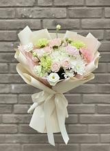 Букет цветов из:  Гвоздики, Розы, Лизиантусы и Хризантемы в Кубе