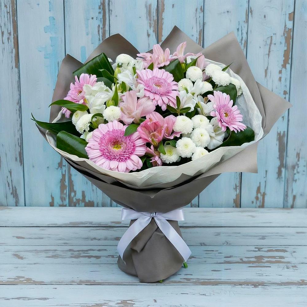 Букет цветов из: Герберы, Альстромерии и Хризантемы в Кубе