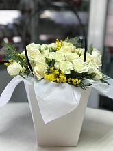 Композиция бриллиант в Кубе Цветочная композиция из Розы в Кубе