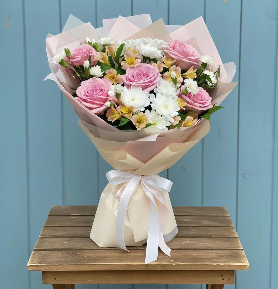 Букет цветов из: Гвоздики, Орхидеи и Розы в Кубе