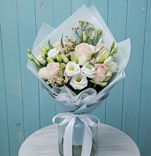Букет цветов из:  Розы и Лизиантусы в Кубе