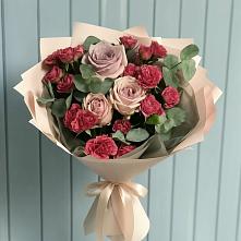 Букет цветов из:  Гвоздики и Розы в Кубе