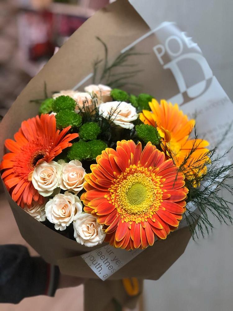 Букет цветов из: Герберы, Хризантемы и Розы в Кубе