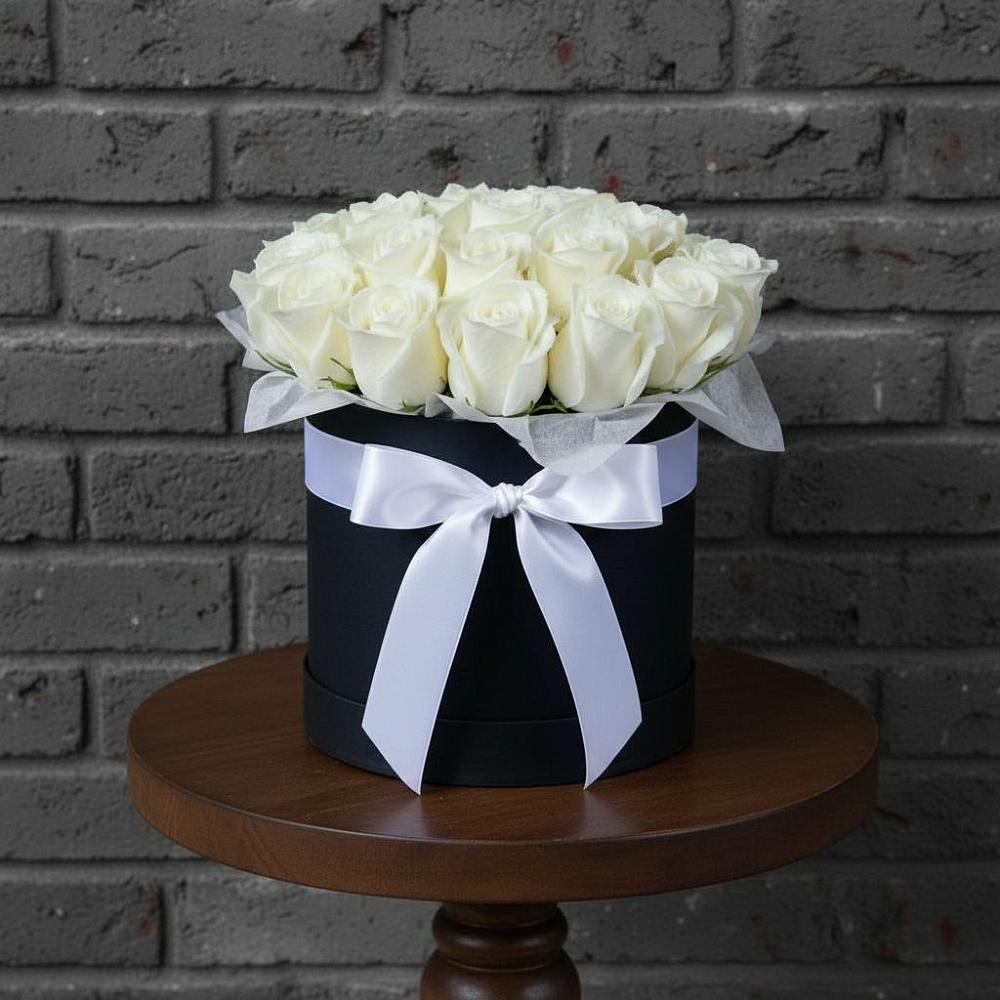 Цветочная композиция из Розы в шляпной коробке в Кубе