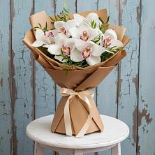 Букет цветов из:  Орхидеи и Розы в Кубе