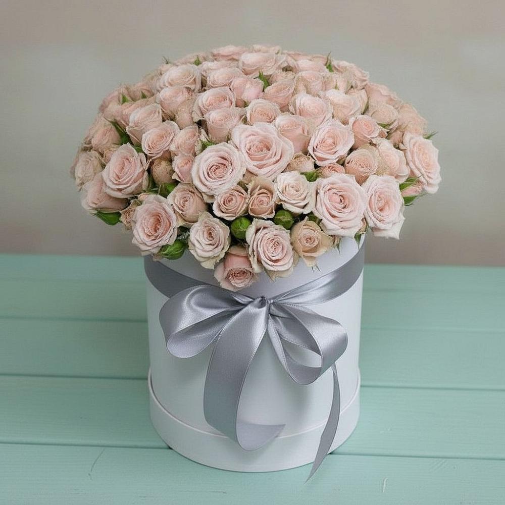 Цветочная композиция из Розы в шляпной коробке в Кубе